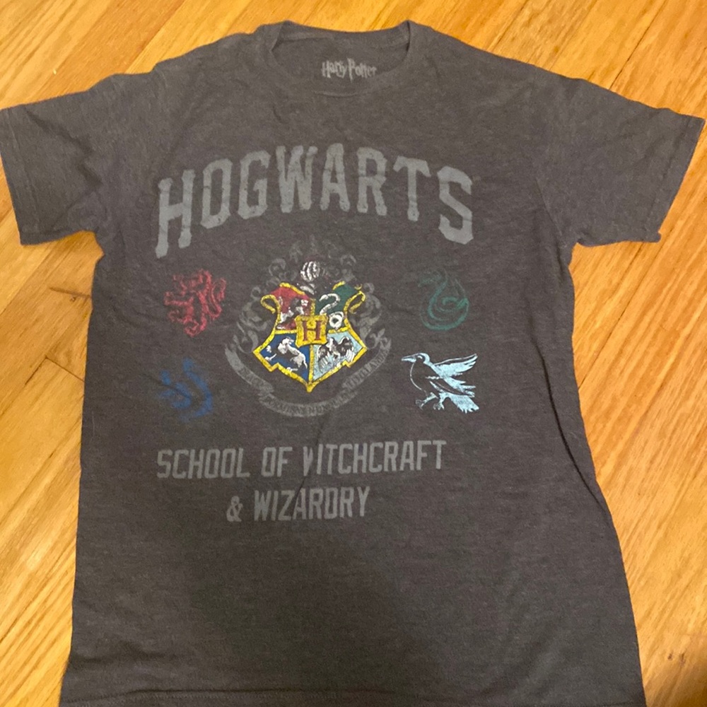 Harry  potter t-shirt /hogwarts